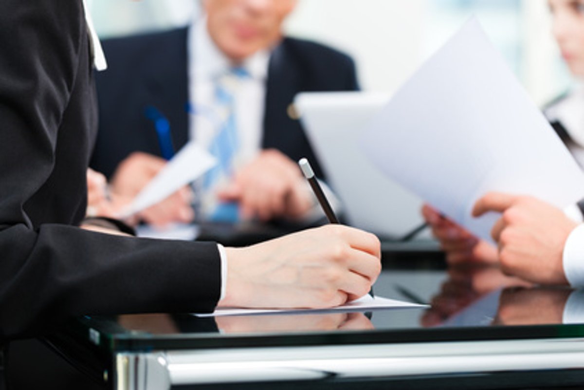 Comment bien rédiger une clause de commisionnement ?